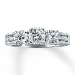 Kay’s 3 Stone Round Cut Diamond Ring